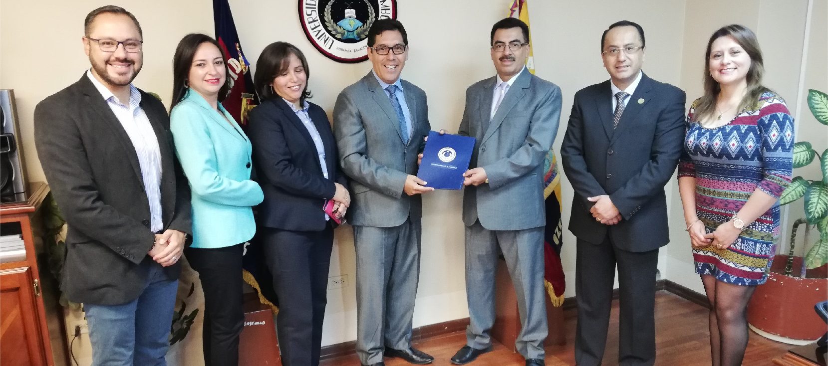 Unach firma convenio con la Federación Provincial de Artesanos de Chimborazo