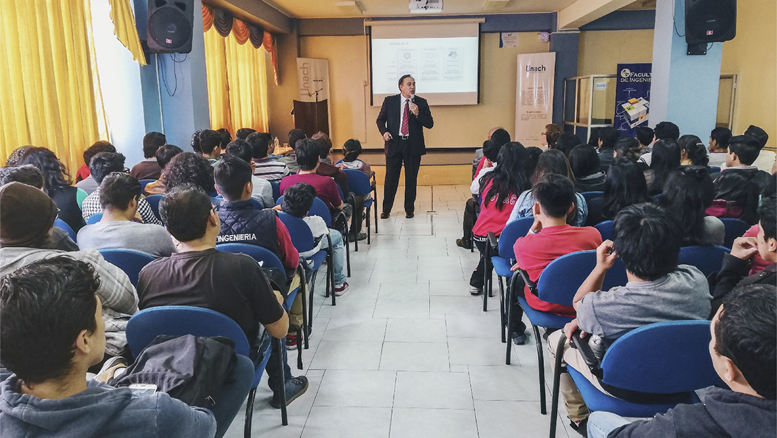 Ingeniería realizó conferencias sobre tendencias tecnológicas en la Unach