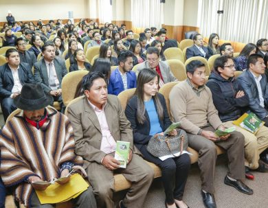 Facultad de Educación presenta resultados de vinculación en la Unach