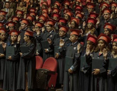 Unach incorporó a nuevos profesionales de la salud