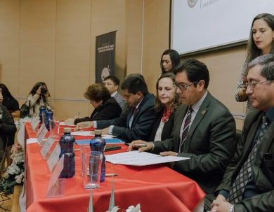 Unach firmó convenio para recibir financiamiento para innovación