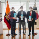 UNACH RECIBE DONACIÓN DE MASCARILLAS DE COREA