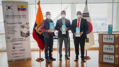 UNACH RECIBE DONACIÓN DE MASCARILLAS DE COREA