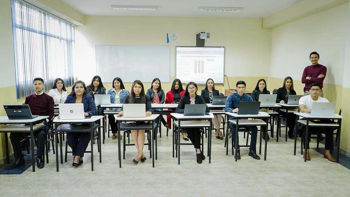 Administración de Empresas participa en el Reto Company Game