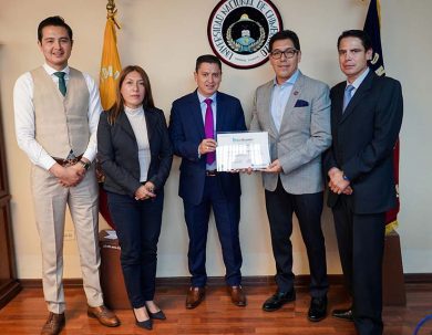 Unach recibe reconocimiento de BanEcuador