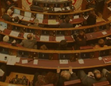 CONVOCATORIA A POSTULACIÓN DE AYUDANTÍAS DE CÁTEDRA O DE INVESTIGACIÓN FACULTAD DE CIENCIAS POLÍTICAS Y ADMINISTRATIVAS