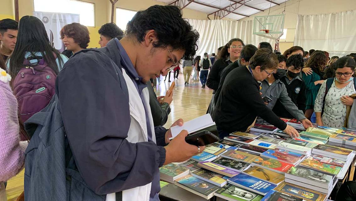 Educación realiza encuentro de literatura