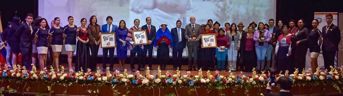 CARRERA DE ECONOMÍA ORGANIZÓ PREMIOS IMPULSO