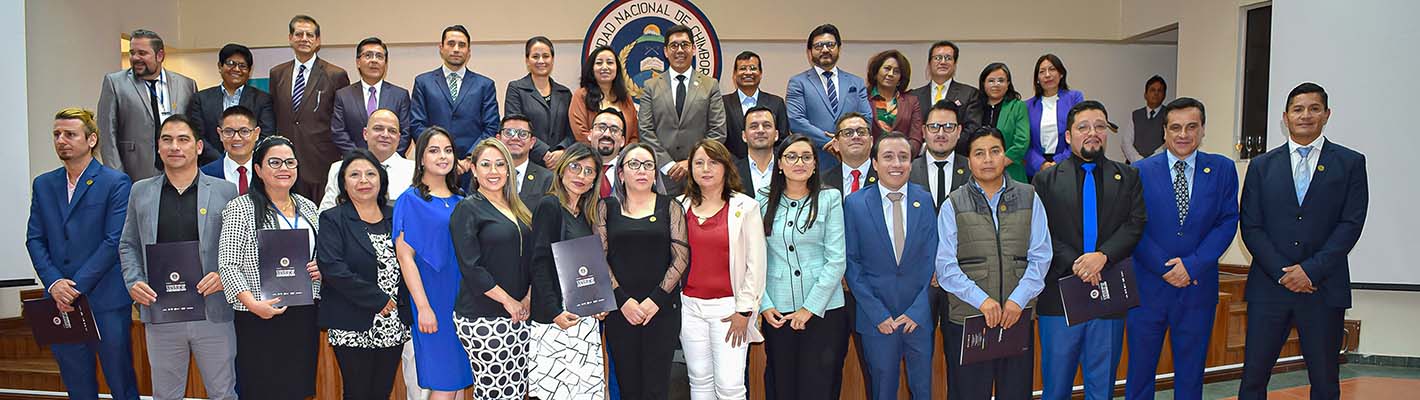 LA UNACH REALIZÓ LA ENTREGA OFICIAL DE NOMBRAMIENTOS A NUEVOS DOCENTES TITULARES