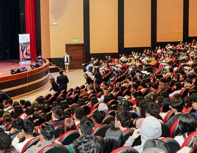 Unach realizó inducción sobre recursos y servicios a estudiantes de Nivelación