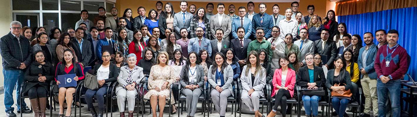 Entrega de Instrumentos contractuales y carnés a Docentes de Nivelación