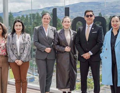 Unach entrega 1.893 bienes para fortalecer la educación y el desarrollo comunitario