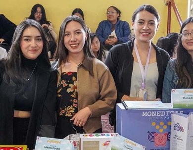 LA UNACH CONSOLIDA EL TALENTO JOVEN EN LA II FERIA DE EMPRENDIMIENTO E INNOVACIÓN