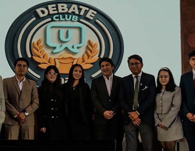 UNACH DESARROLLÓ DEBATE ECONÓMICO SOBRE FLEXIBILIZACIÓN LABORAL Y CRECIMIENTO EN EL ECUADOR