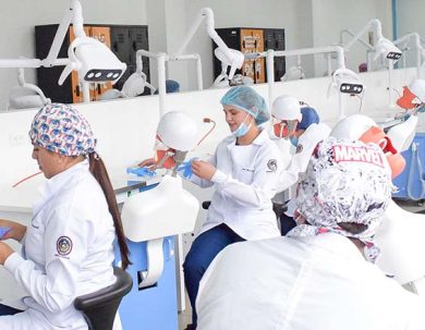 UNACH CULMINA PROCESO DE CONTRATACIÓN Y HABILITA LOS LABORATORIOS DE SIMULACIÓN ODONTOLÓGICA Y PRÓTESIS DIGITAL