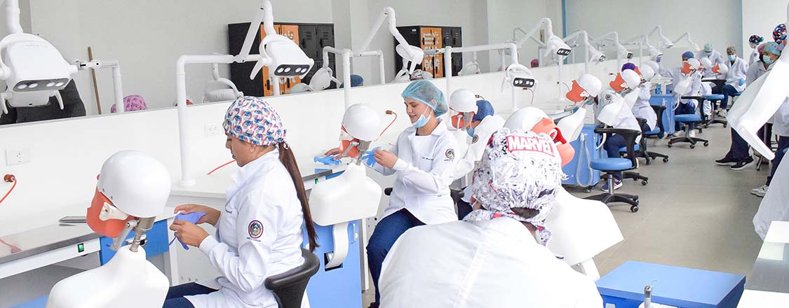 UNACH CULMINA PROCESO DE CONTRATACIÓN Y HABILITA LOS LABORATORIOS DE SIMULACIÓN ODONTOLÓGICA Y PRÓTESIS DIGITAL